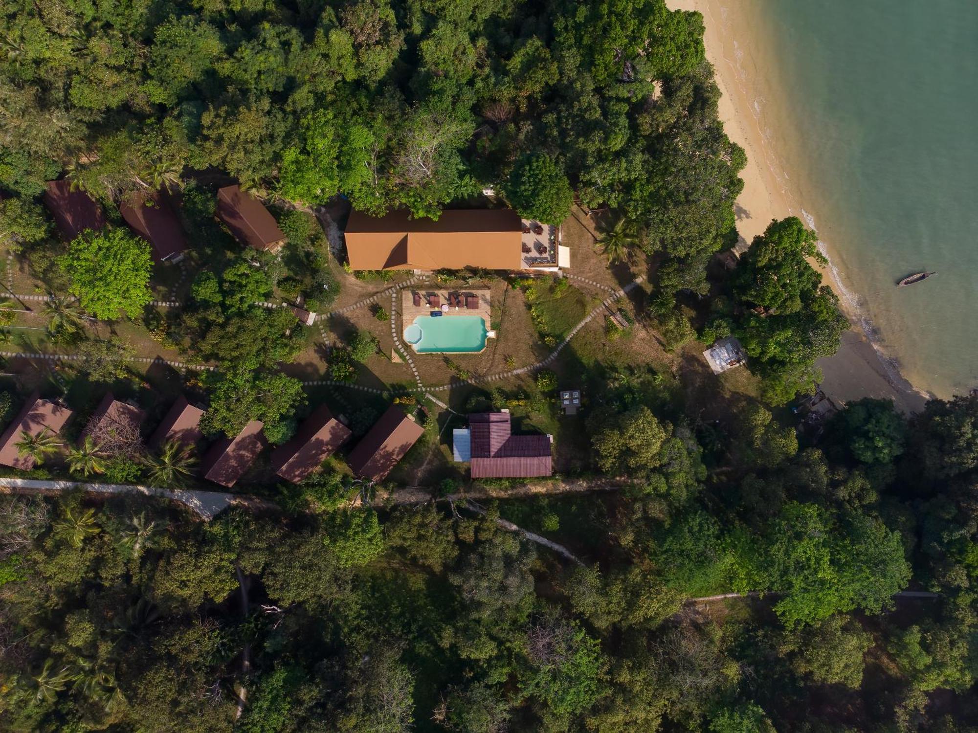 Phayamas Private Beach Resort And Island Brew - Adults Only Koh Phayam Exteriör bild