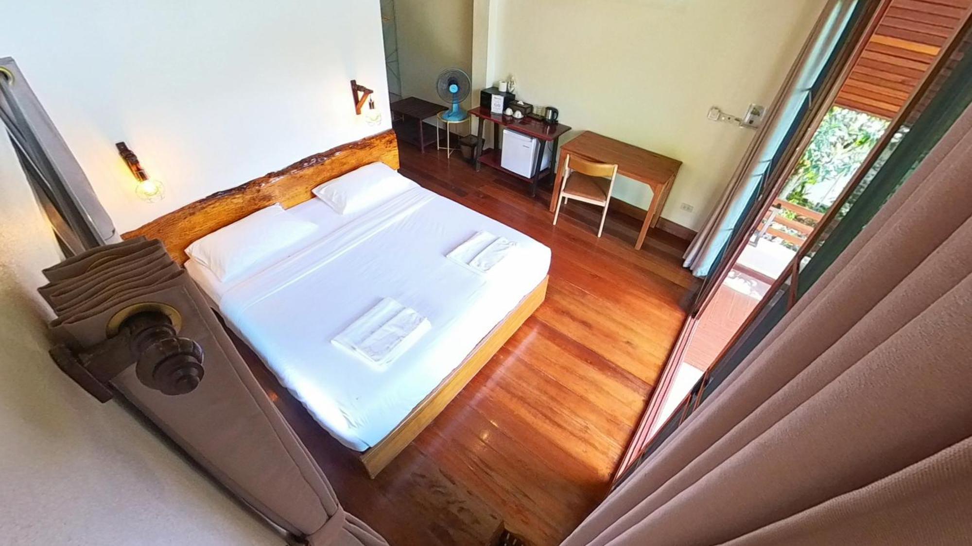 Phayamas Private Beach Resort And Island Brew - Adults Only Koh Phayam Rum bild