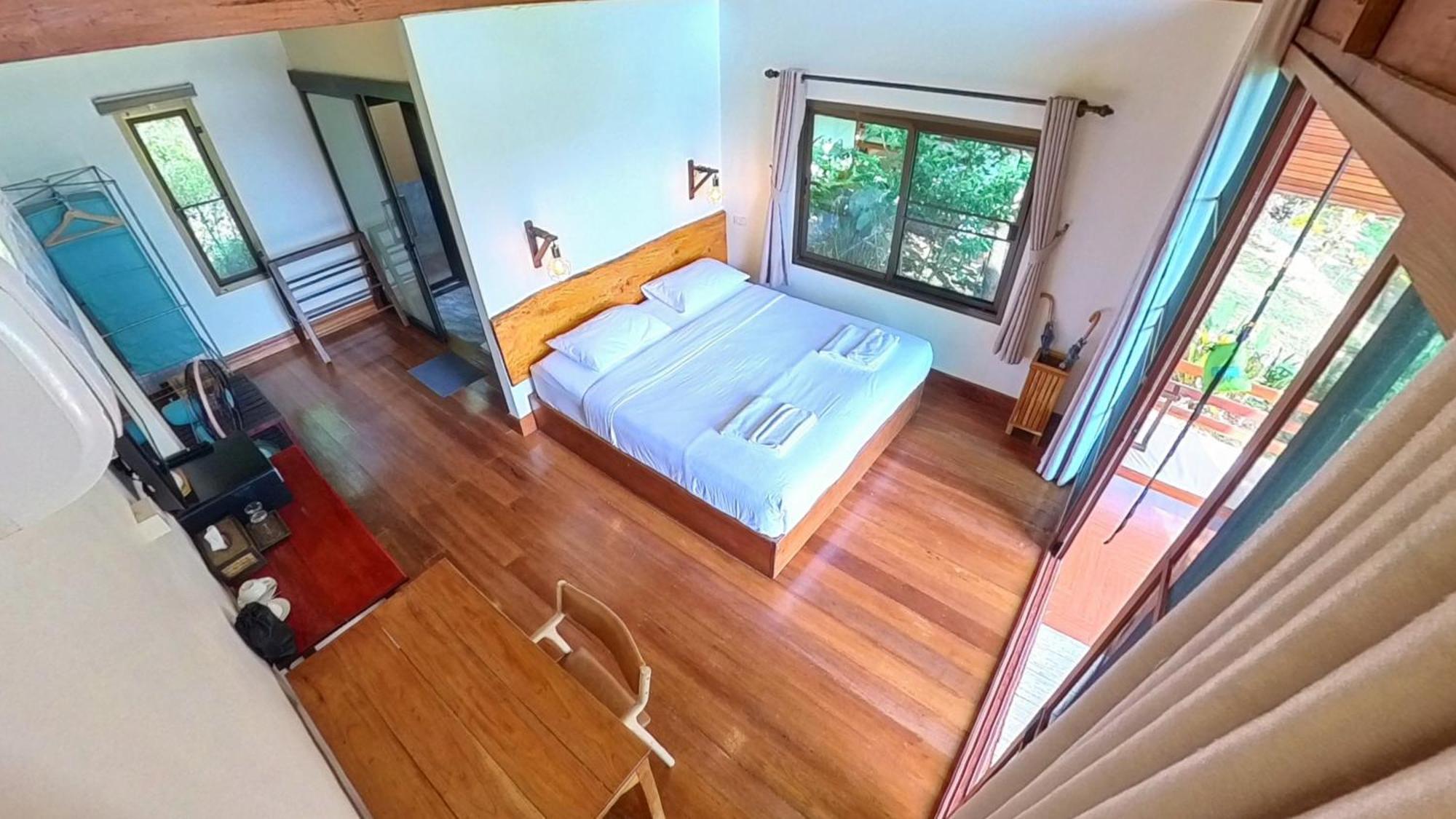 Phayamas Private Beach Resort And Island Brew - Adults Only Koh Phayam Rum bild