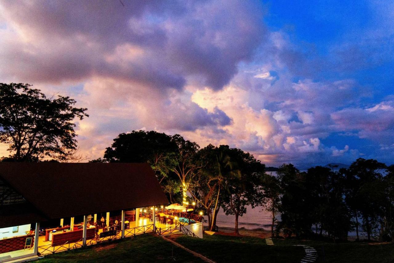 Phayamas Private Beach Resort And Island Brew - Adults Only Koh Phayam Exteriör bild