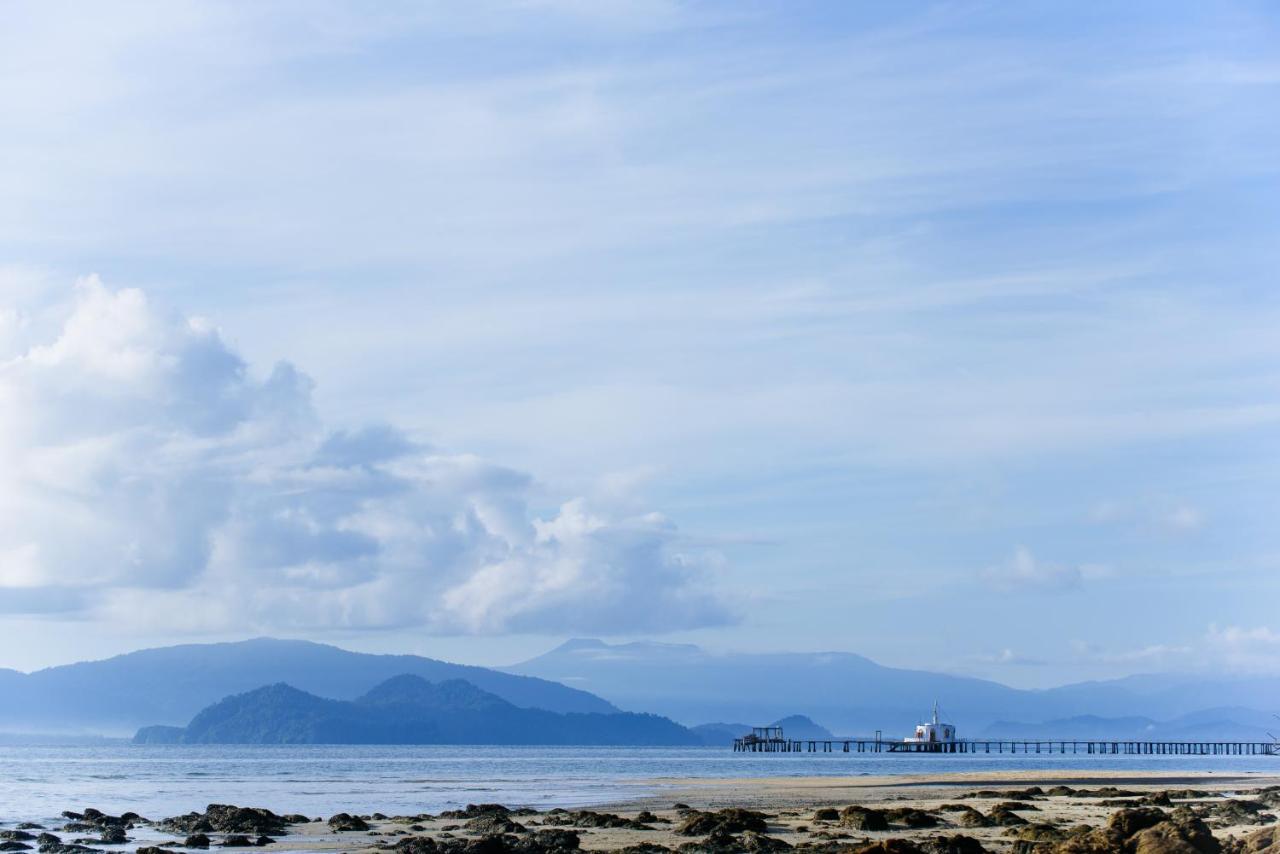 Phayamas Private Beach Resort And Island Brew - Adults Only Koh Phayam Exteriör bild
