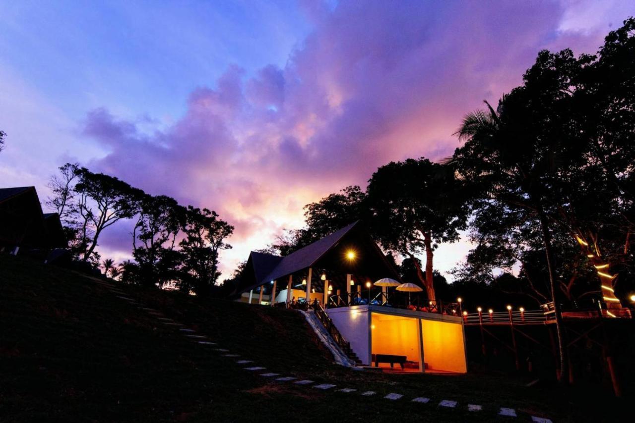 Phayamas Private Beach Resort And Island Brew - Adults Only Koh Phayam Exteriör bild